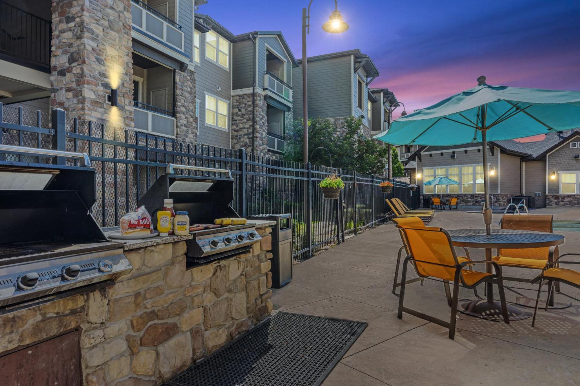 Butterfly Themed Kings Apartment With Private Garage & Access To Lux Hot Tub, Bbq & Gym South Jordan Ngoại thất bức ảnh